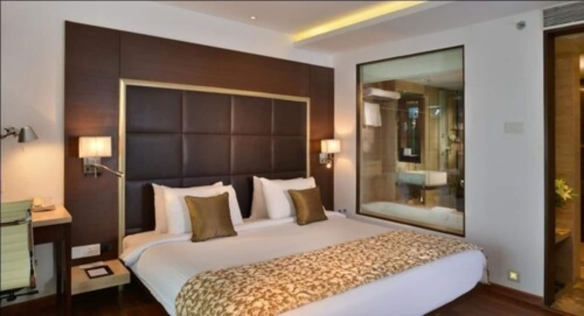 มาเจสติคคอร์ตซาโรวาปอร์ติโก Hotel นาวีมุมไบ ภายนอก รูปภาพ