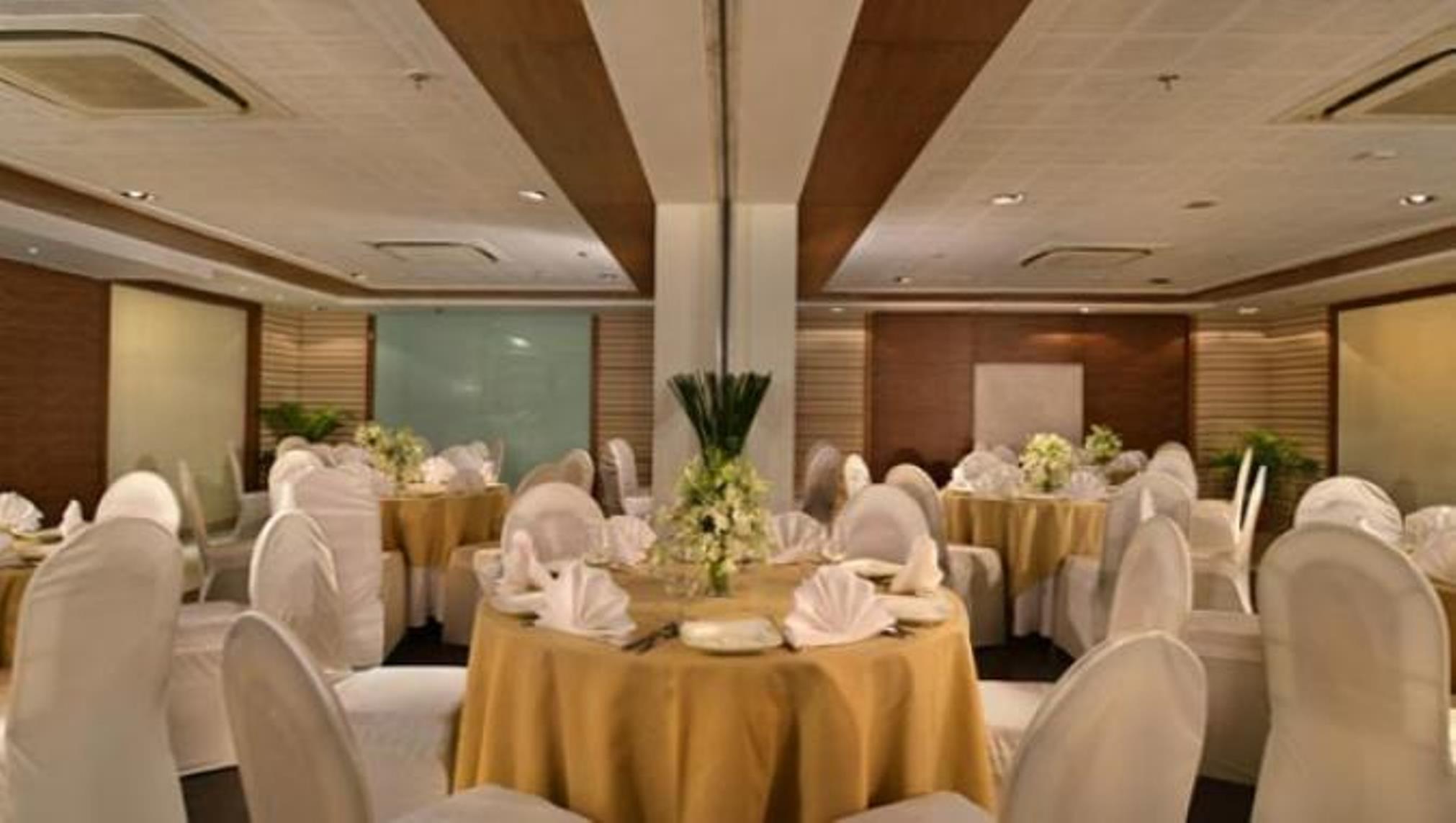 มาเจสติคคอร์ตซาโรวาปอร์ติโก Hotel นาวีมุมไบ ภายนอก รูปภาพ